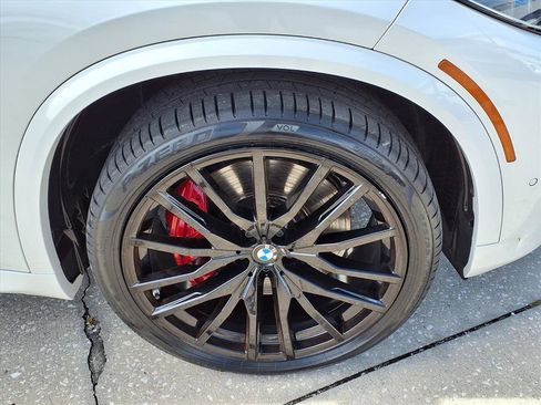 Used 2021 BMW X5 M50i w/ Executive Package image 9