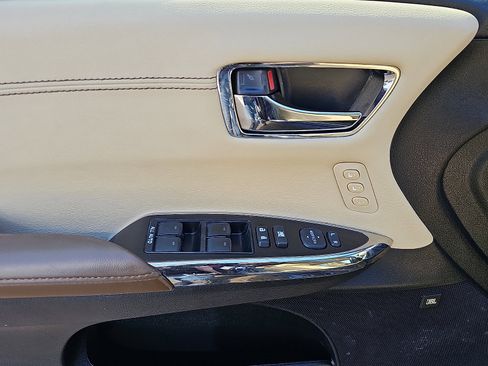 Used 2015 Toyota Avalon Limited image 13