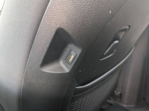 Certified 2023 Kia Carnival LX FWD image 15
