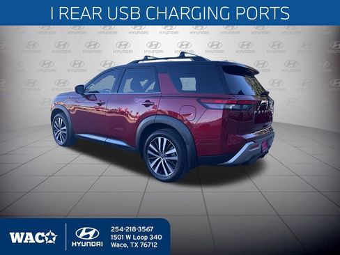Used 2024 Nissan Pathfinder Platinum image 9