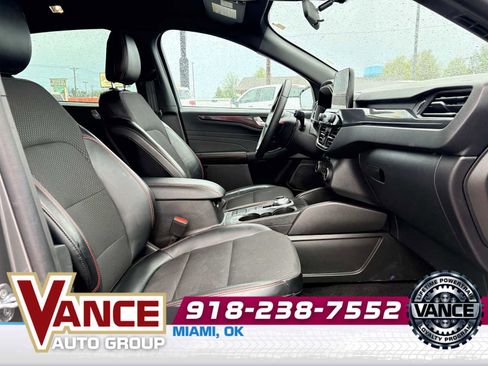 Used 2025 Ford Escape ST-Line AWD/4WD image 19