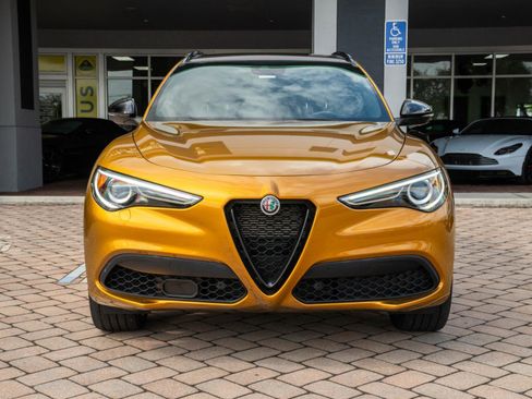 Used 2022 Alfa Romeo Stelvio Veloce image 9