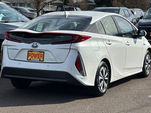 Used 2019 Toyota Prius Prime Advanced image 4