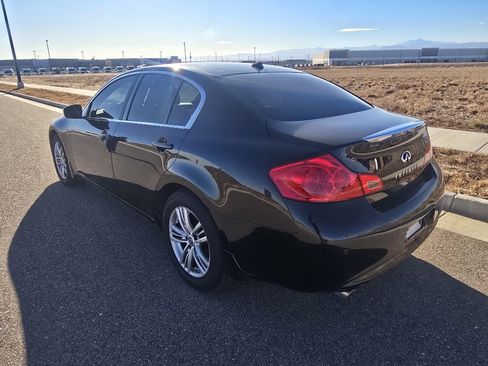 Used 2013 INFINITI G37 x w/ Premium Pkg image 3