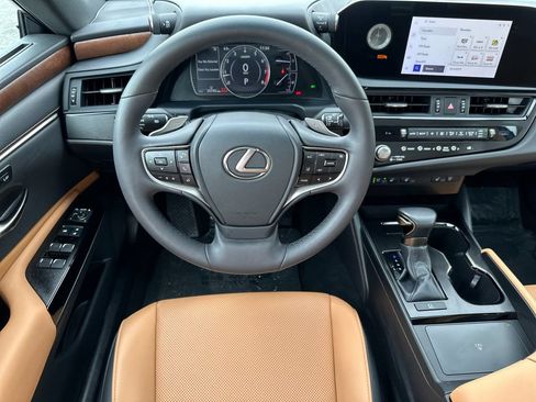 Used 2023 Lexus ES 350 w/ Premium Package FWD image 13