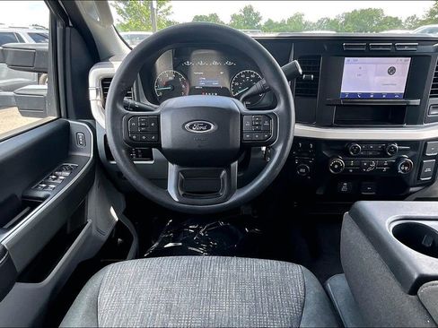 Used 2024 Ford F250 XLT AWD/4WD image 11