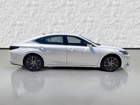 Used 2023 Lexus ES 350 w/ Premium Package FWD image 2