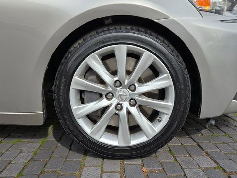 Used 2016 Lexus IS 200t image 8