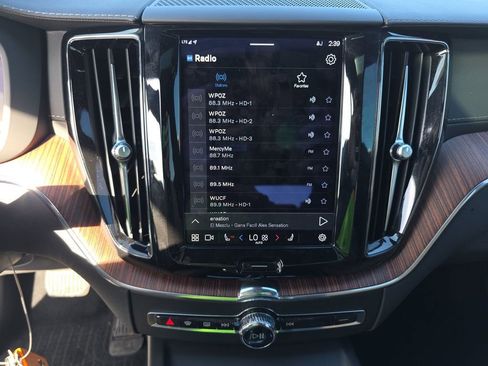 Used 2023 Volvo XC60 T8 Ultimate w/ Protection Package Premier image 9