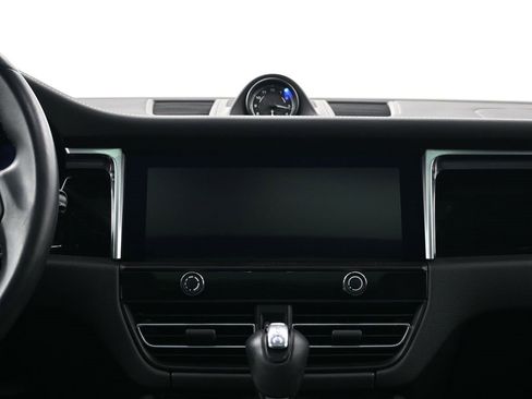 Used 2023 Porsche Macan image 11