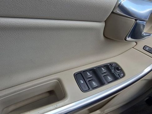 Used 2015 Volvo V60 T5 Premier w/ Convenience Package image 50