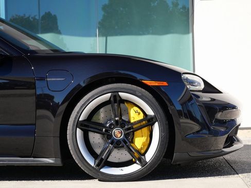 Used 2020 Porsche Taycan Turbo S image 12