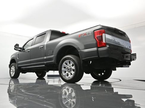 Used 2017 Ford F250 Platinum w/ FX4 Off-Road Package image 43