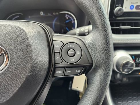 Used 2025 Toyota RAV4 LE image 27