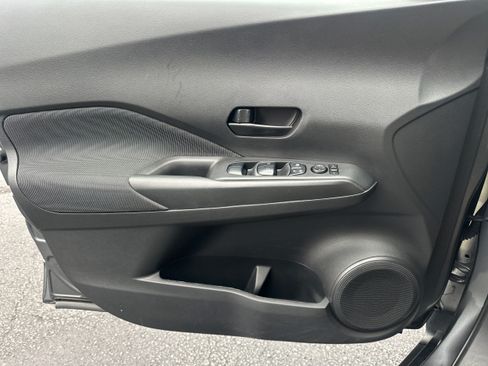 Used 2018 Nissan Kicks S FWD image 19
