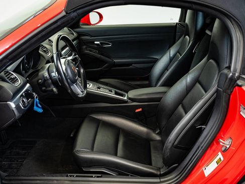 Used 2021 Porsche 718 Boxster image 5