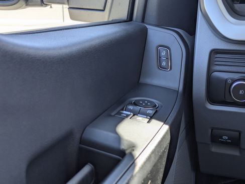 New 2025 Ford F550 4x4 Regular Cab Super Duty image 18