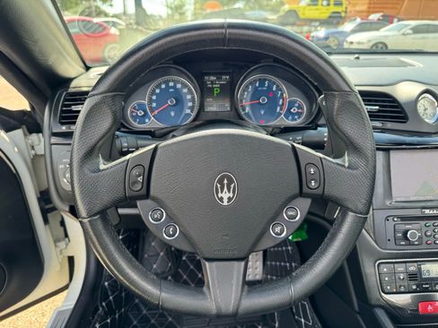 Used 2013 Maserati GranTurismo Convertible image 33