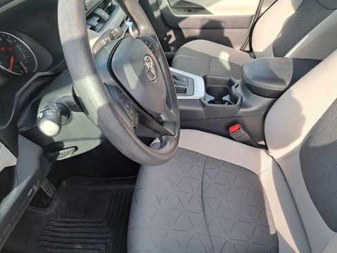 Used 2020 Toyota RAV4 XLE image 19