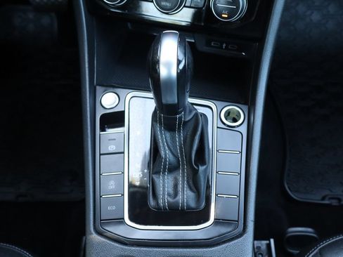 Used 2021 Volkswagen Jetta SE FWD image 36