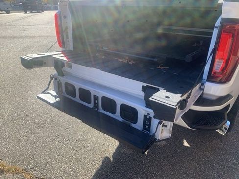 Used 2022 GMC Sierra 2500 Denali image 11