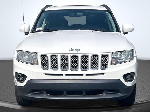 Used 2014 Jeep Compass Latitude w/ Sun/Sound Group FWD image 2
