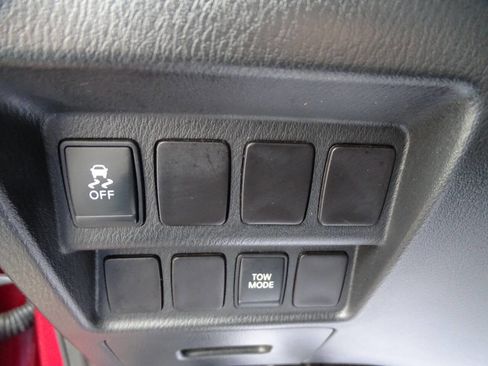 Used 2015 Nissan Pathfinder SV image 17