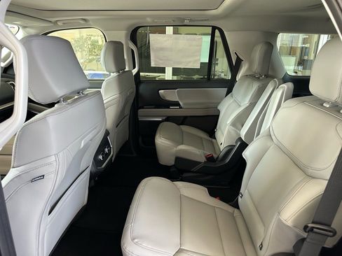 New 2025 Ford Expedition Active image 24