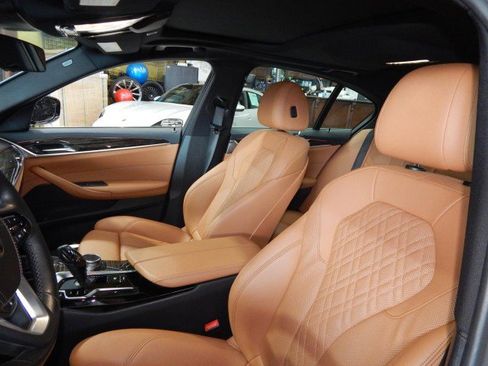 Used 2022 BMW 530i xDrive image 19