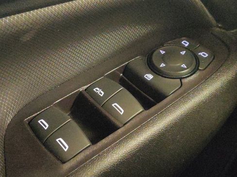 Used 2022 Chevrolet Equinox RS w/ RS Leather Package image 27