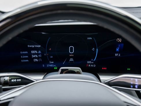 Certified 2024 Cadillac Lyriq Luxury image 25