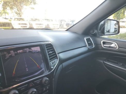Used 2019 Jeep Grand Cherokee Altitude RWD image 30