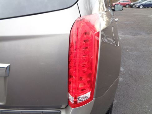 Used 2011 Cadillac SRX Luxury image 29