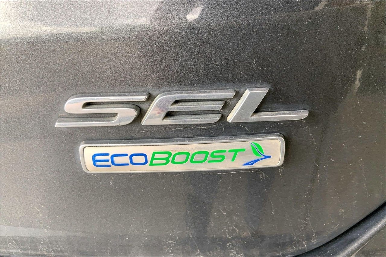 Used 2019 Ford Edge SEL w/ Equipment Group 201A FWD image 9