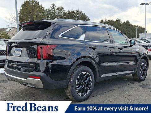 New 2026 Kia Sorento S w/ S Panoramic Sunroof Package image 4