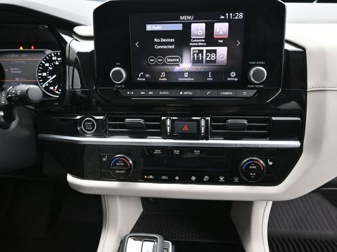 Used 2022 Nissan Pathfinder SV image 30