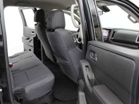 Used 2023 Nissan Frontier SV AWD/4WD image 30