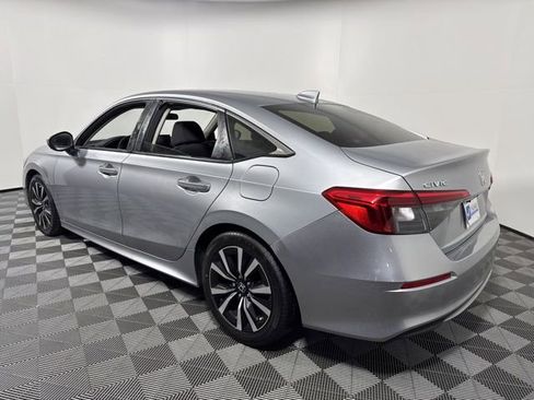 Used 2022 Honda Civic EX image 5