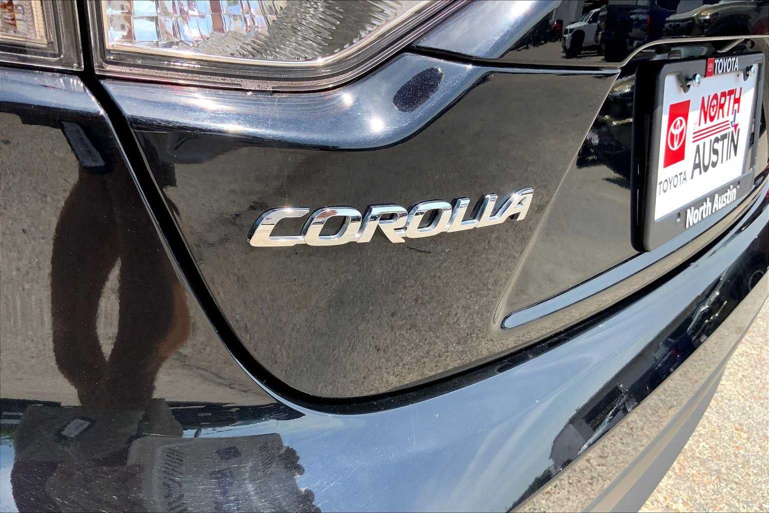 Used 2023 Toyota Corolla LE FWD image 30