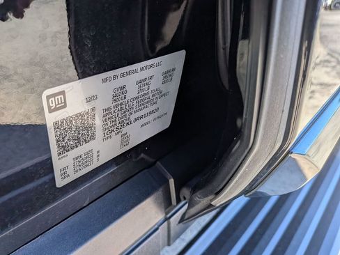 Certified 2024 GMC Yukon Denali Ultimate AWD/4WD image 32