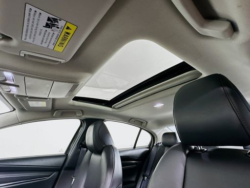 Used 2023 MAZDA MAZDA3 s image 24