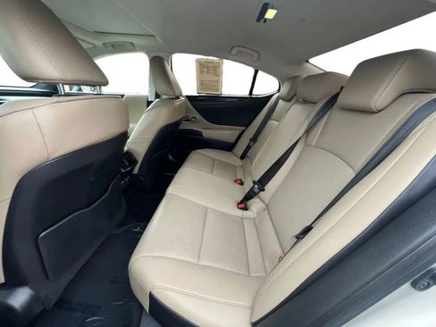 Used 2020 Lexus ES 350 w/ Premium Package FWD image 13