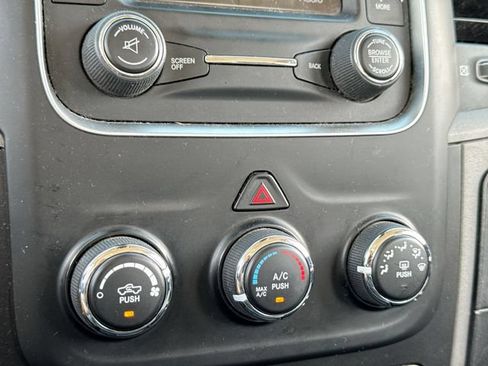 Used 2015 RAM 1500 Express AWD/4WD image 18