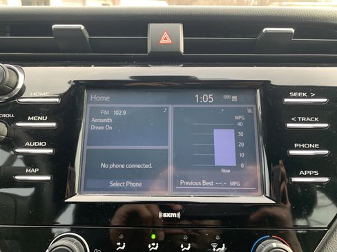 Used 2020 Toyota Camry LE image 24