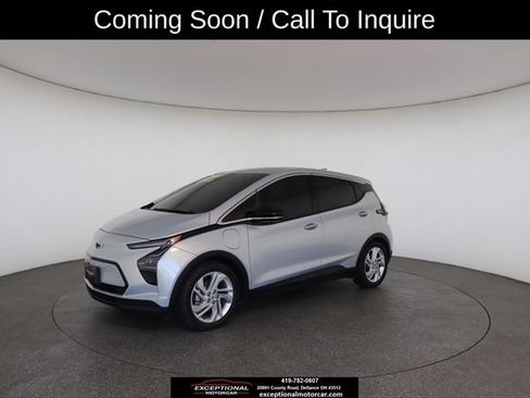 Used 2023 Chevrolet Bolt LT w/ Driver Confidence Package FWD image 3