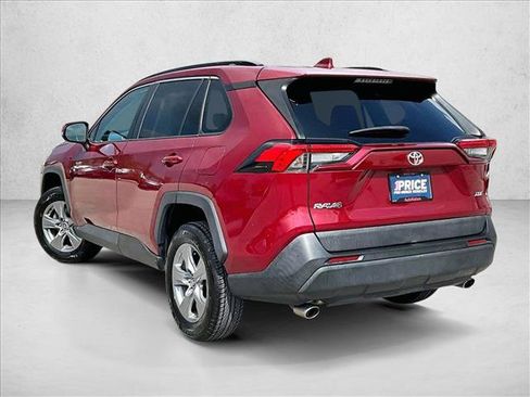 Used 2022 Toyota RAV4 XLE w/ Convenience Package FWD image 12