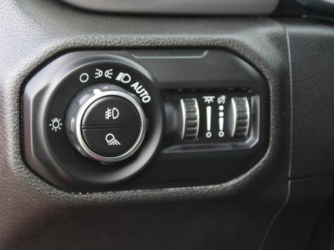 Used 2021 Jeep Gladiator Sport AWD/4WD image 16