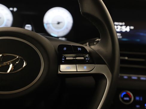 Used 2023 Hyundai Elantra SEL w/ Convenience Package image 25