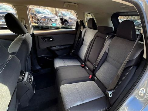 Used 2022 Nissan Rogue SV image 15