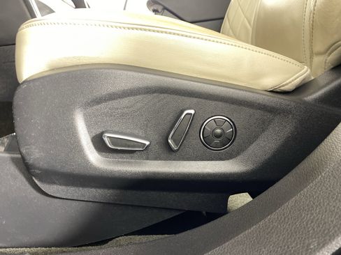 Used 2016 Ford Explorer Platinum image 20